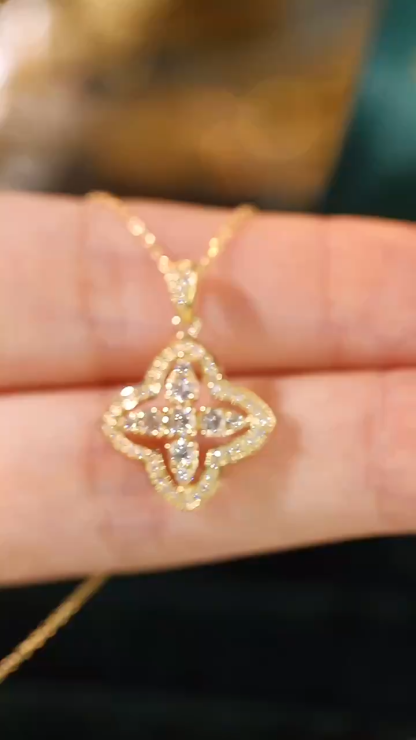 18k gold necklace with clover design, natural diamond 0.40ct