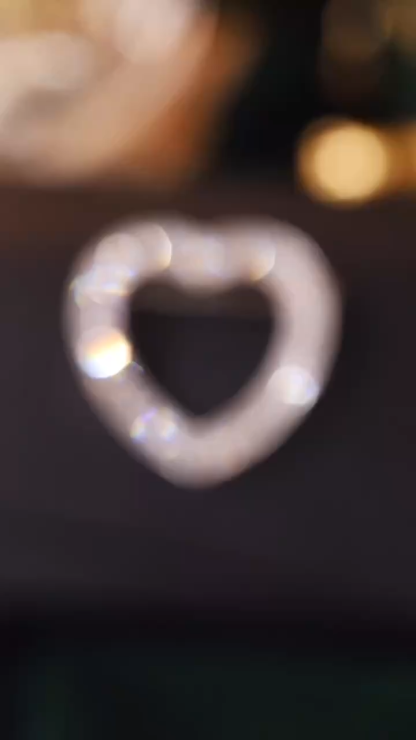 18k Gold Brooch with Pendant, Available in Two Wearing Styles, Heart-Shaped Design, 1.10ct Natural Diamond