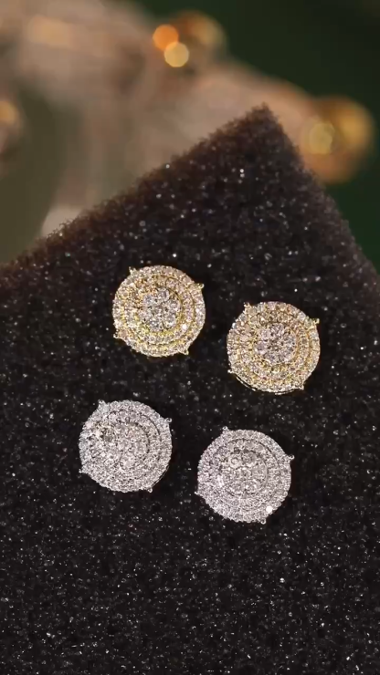 18k gold earrings set with 0.40carat natural diamond