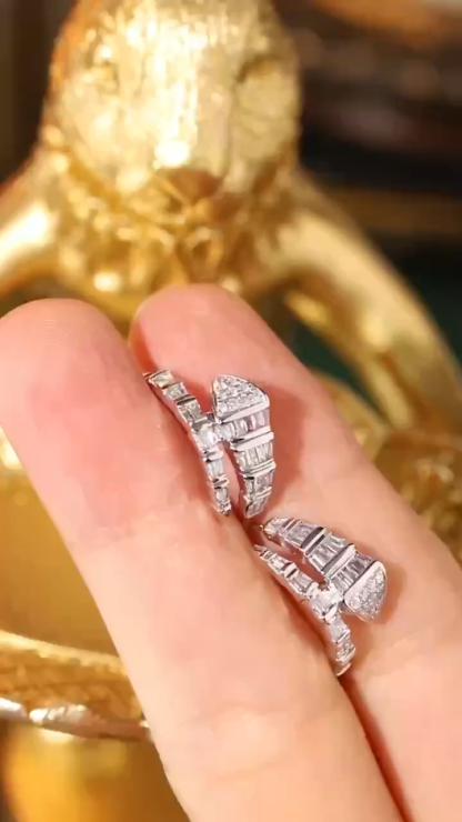 18k Gold Earrings with Snake Head Design, Inlaid with 0.56ct Natural Diamond