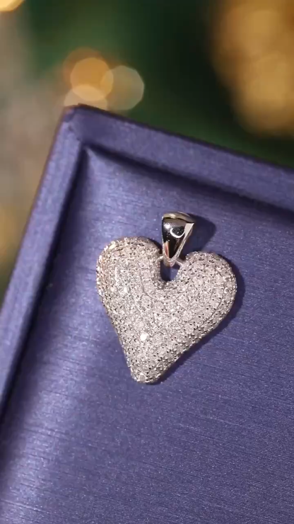 18k Gold with Pendant, Heart-Shaped Design, 0.90ct Natural Diamond （Does not include chain.）
