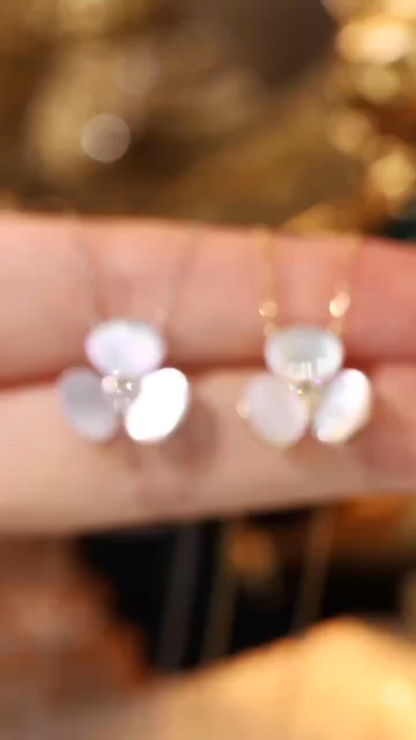 18k Gold Clover Necklace with 0.10ct Natural Diamond