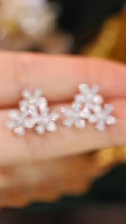 18k Gold Diamond Earrings with Flower Design, Natural Diamond 0.80ct