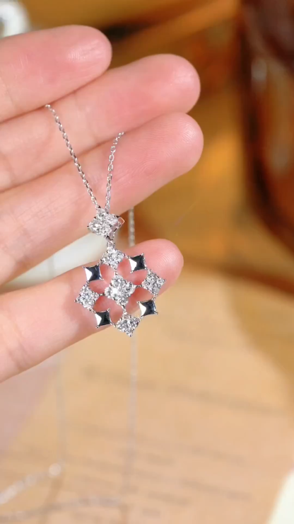 18k Gold Diamond Necklace with 0.95ct Natural Diamond