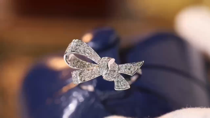 18k Gold Ring, Butterfly Design, Inlaid with 0.70ct Natural Diamond