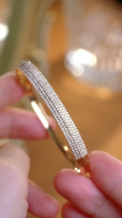 18k Gold Bracelet Set with a 1.60ct Natural Diamond