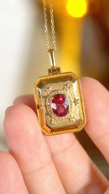 18k gold pendant set with 0.47ct natural ruby and 0.02ct natural diamond (chain not included)
