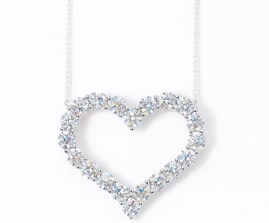 10kgold  Eternal Love · 1ct / 3ct / 5ct Lab Grown Heart Cut Diamond Necklace Collection