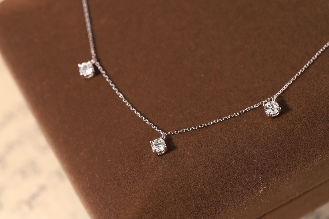 10Kgold Elegant Sparkle · 1ct Five-Stone Lab Grown Diamond Necklace