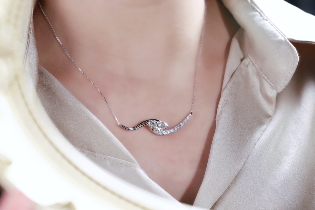 10K gold Timeless Glow · 1ct Marquise Cut Diamond Necklace with 0.30ct Side Stones