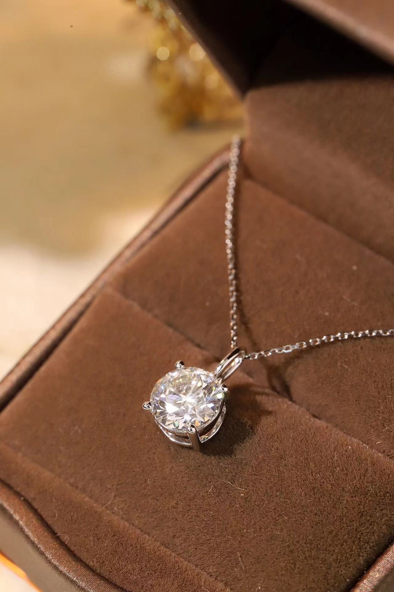 10k gold Pure Brilliance · 1ct Round Cut Lab Grown Diamond Necklace