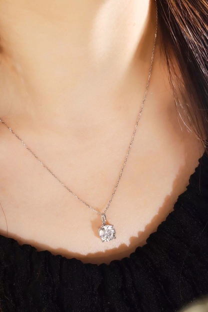 10k gold Pure Brilliance · 1ct Round Cut Lab Grown Diamond Necklace