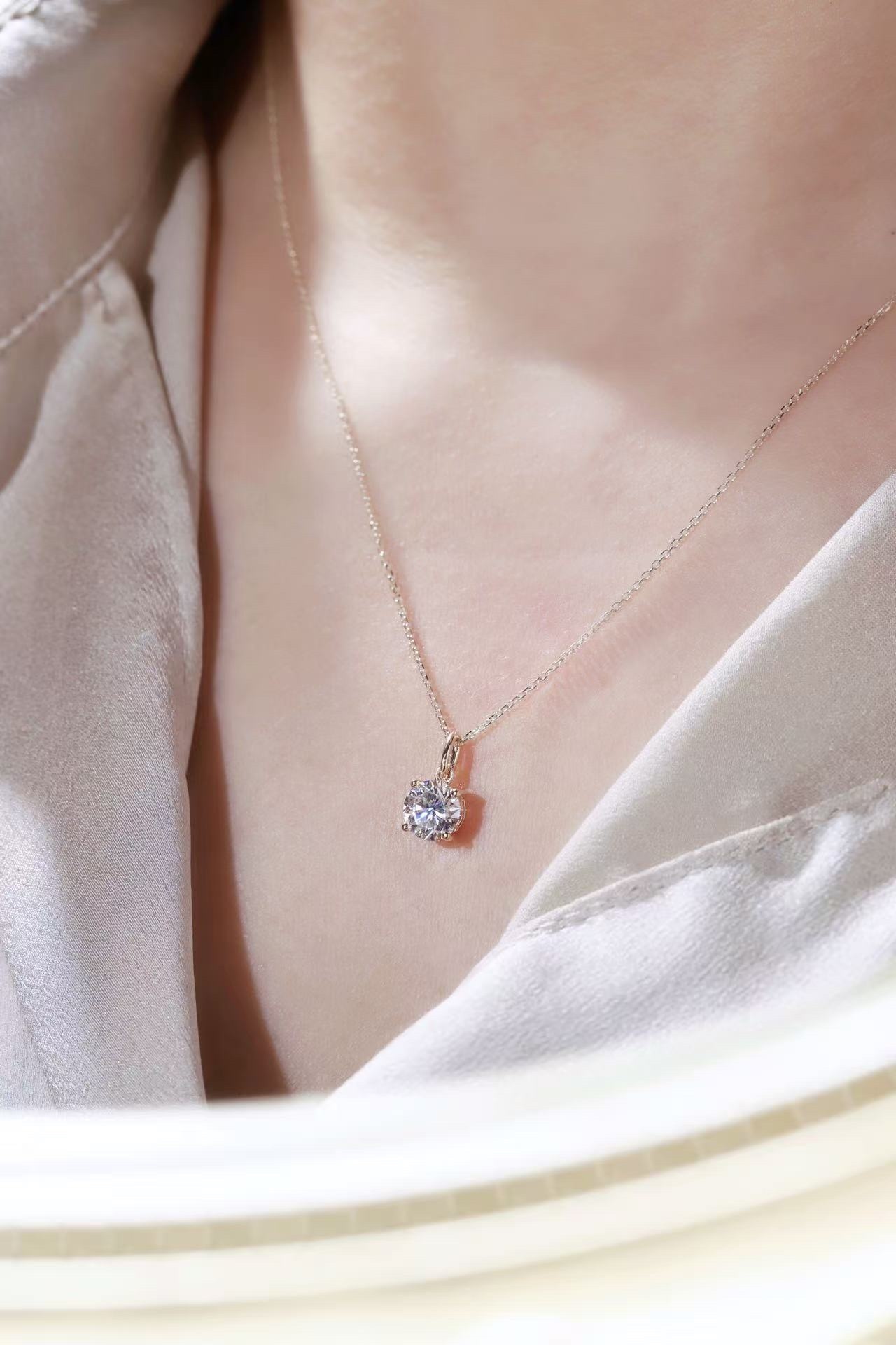 10k gold Pure Brilliance · 1ct Round Cut Lab Grown Diamond Necklace