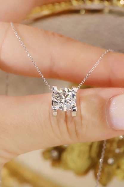 10K gold Modern Grace · 1ct Lab Grown Diamond Bull Head Necklace