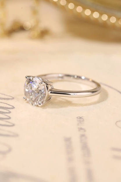 10K Gold Timeless Elegance · 1ct Round Cut Lab Grown Diamond Ring