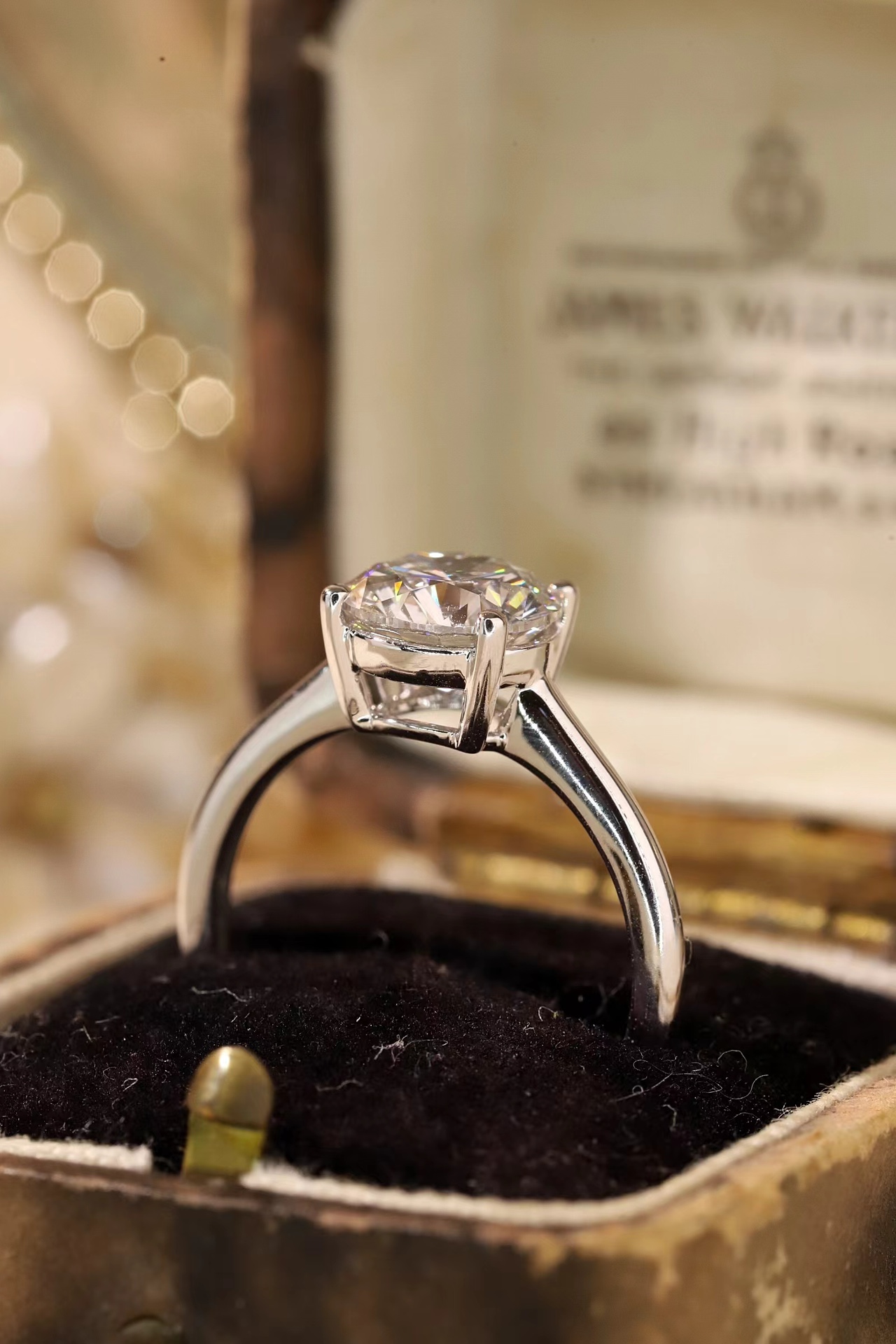 10K Gold Timeless Elegance · 1ct Round Cut Lab Grown Diamond Ring