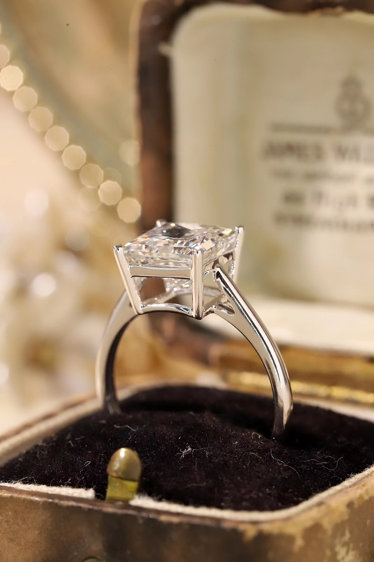 3 Carat Lab-Grown Princess Cut Diamond Ring, 10K Gold 4-Prong Band, Premium Anniversary Ring for Womeng