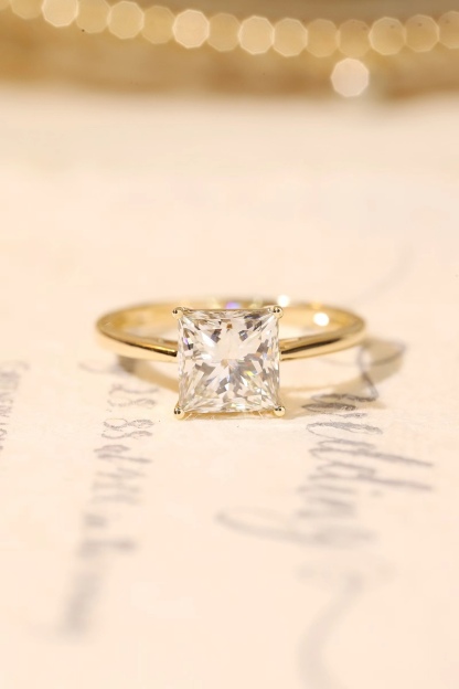 Lab Grown Princess Cut Ring | 10K Gold D-E Color, IGI Certified for Engagement & Daily Wear