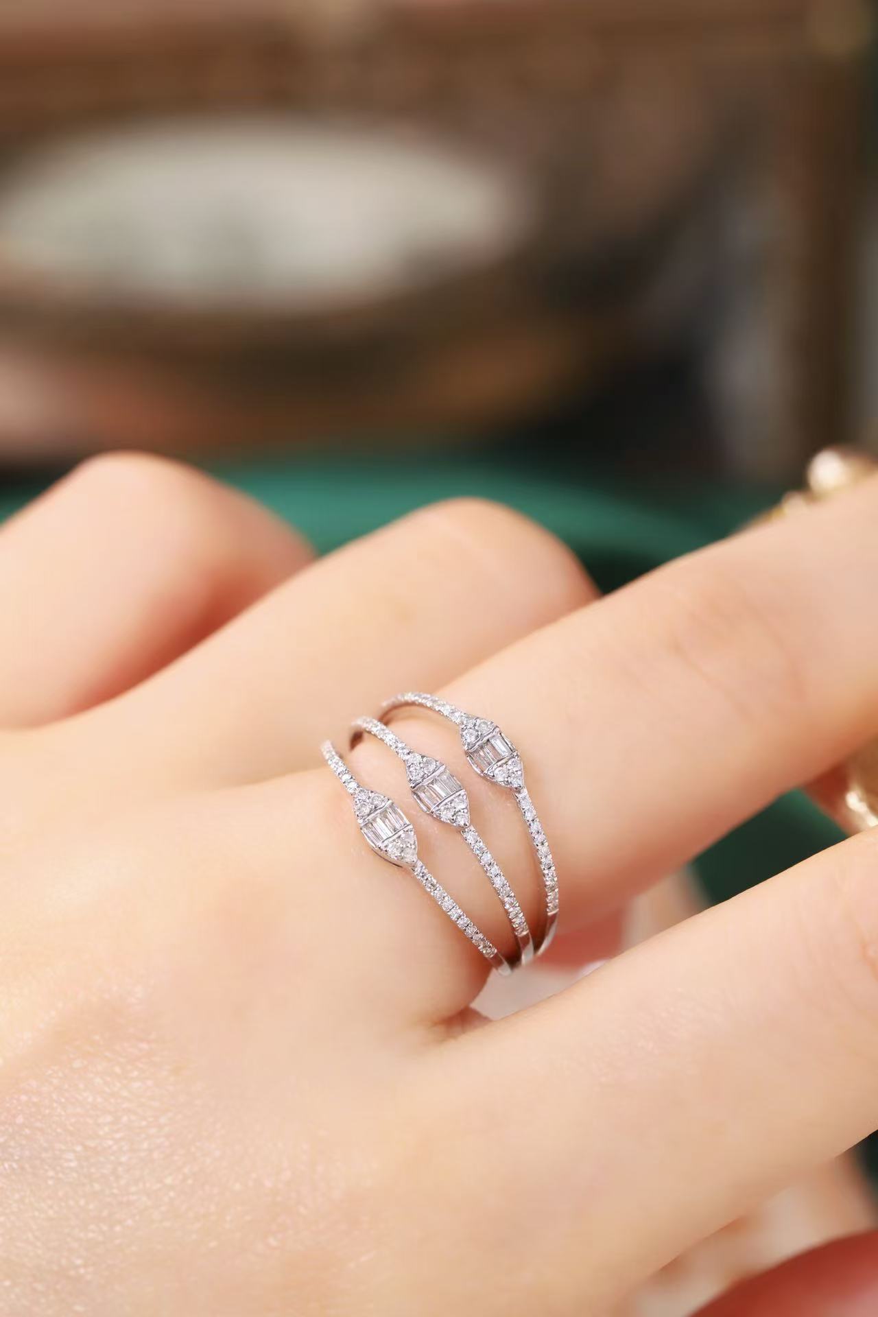 18k gold inlaid with natural diamond 0.26ct