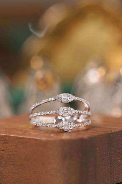 18k gold inlaid with natural diamond 0.26ct