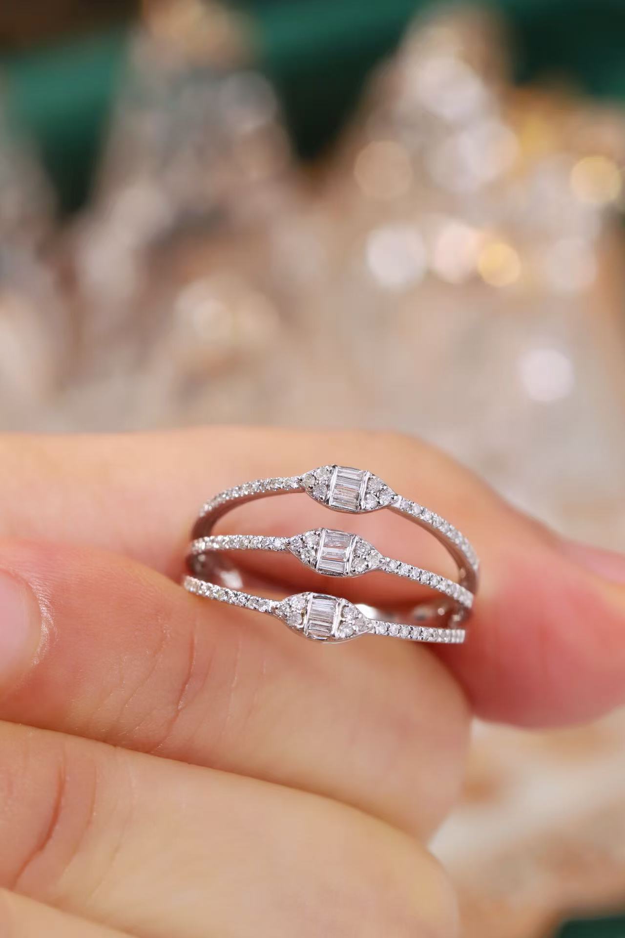 18k gold inlaid with natural diamond 0.26ct