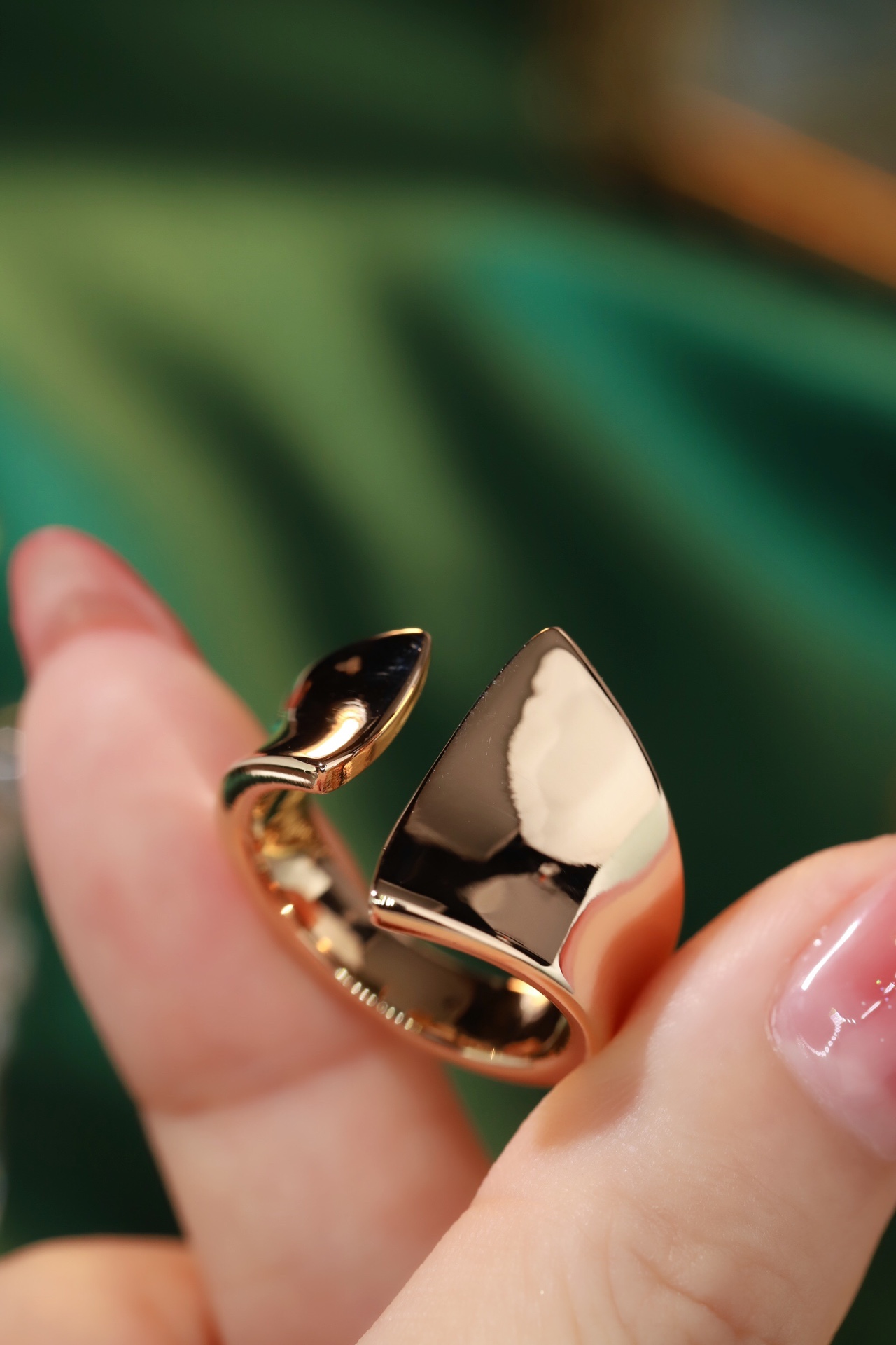 18K gold 3D hard gold environmentally friendly electroplated hollow plain gold asymmetrical open ring