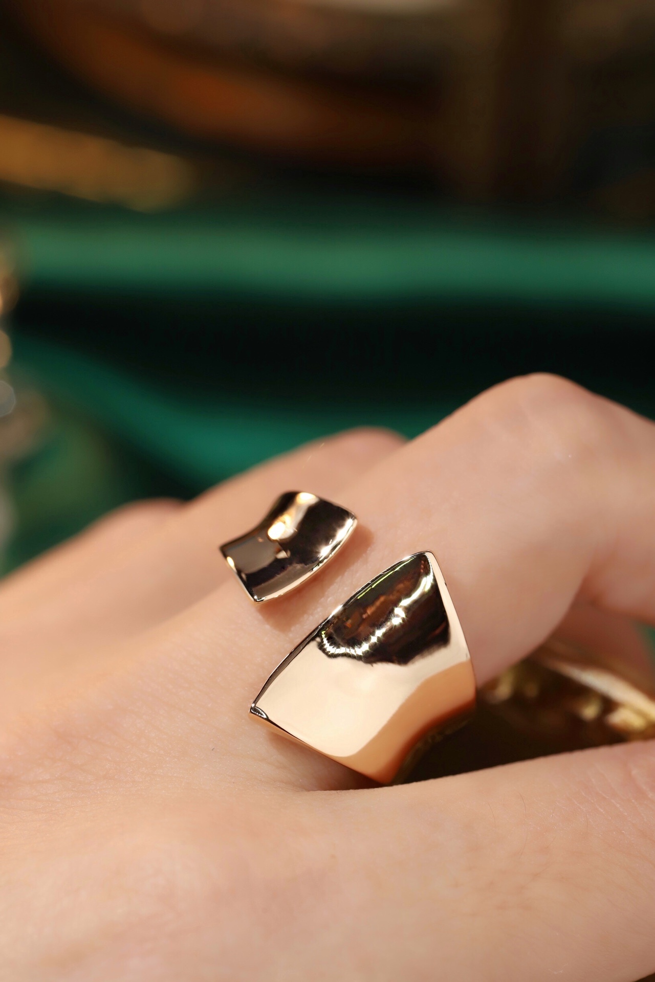 18K gold 3D hard gold environmentally friendly electroplated hollow plain gold asymmetrical open ring