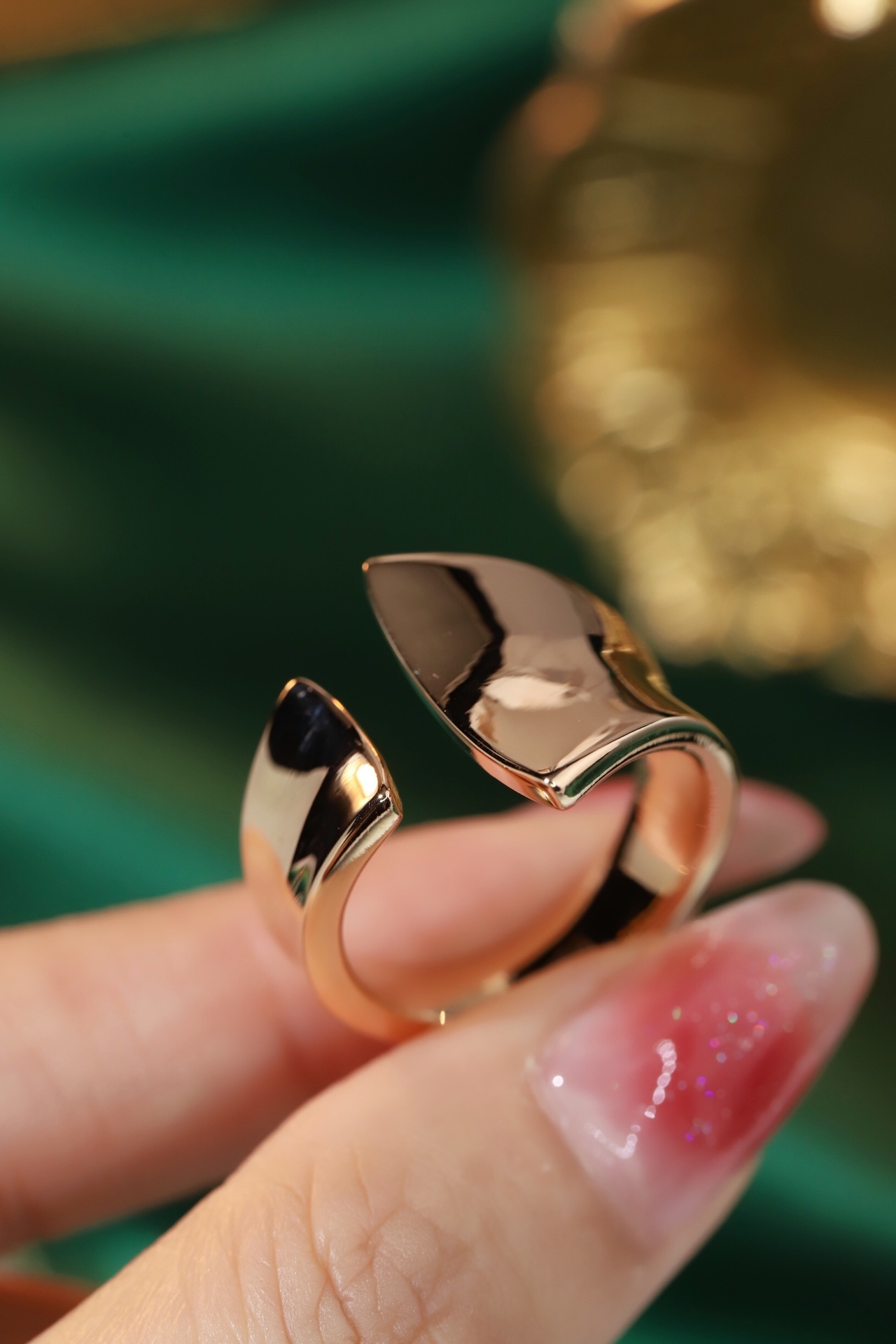 18K gold 3D hard gold environmentally friendly electroplated hollow plain gold asymmetrical open ring
