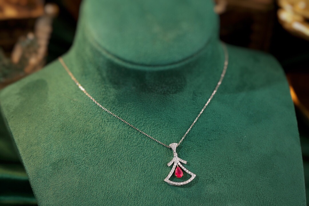 skirt necklace 18k gold necklace with three claws inlaid with water-drop ruby 0.52ct and accessory stone 0.38ct