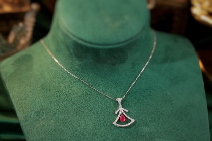 skirt necklace 18k gold necklace with three claws inlaid with water-drop ruby 0.52ct and accessory stone 0.38ct