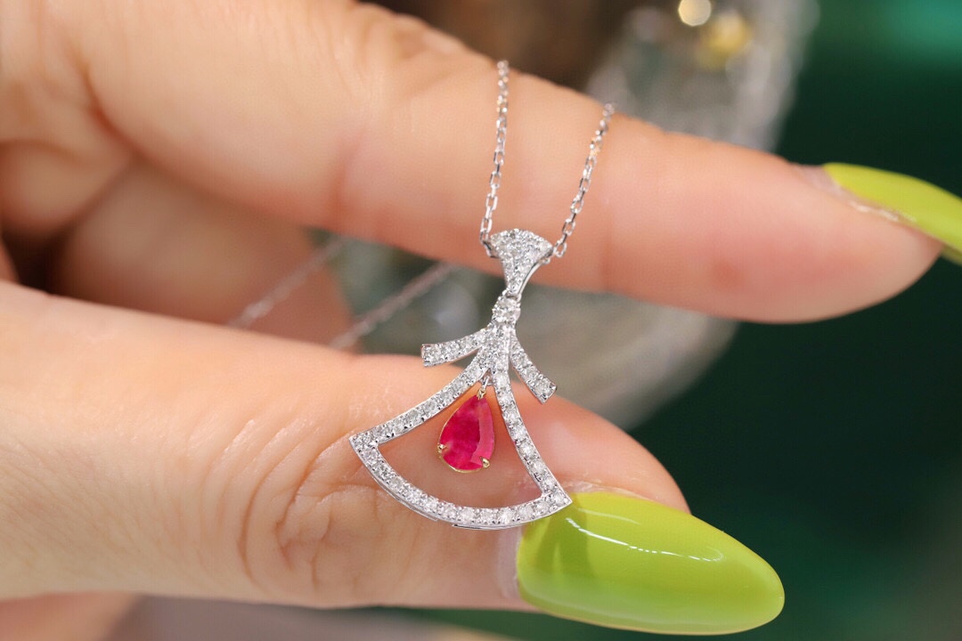 skirt necklace 18k gold necklace with three claws inlaid with water-drop ruby 0.52ct and accessory stone 0.38ct