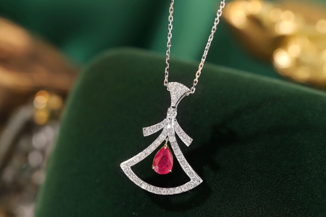 skirt necklace 18k gold necklace with three claws inlaid with water-drop ruby 0.52ct and accessory stone 0.38ct