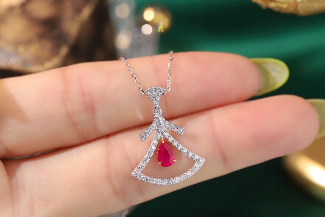 skirt necklace 18k gold necklace with three claws inlaid with water-drop ruby 0.52ct and accessory stone 0.38ct