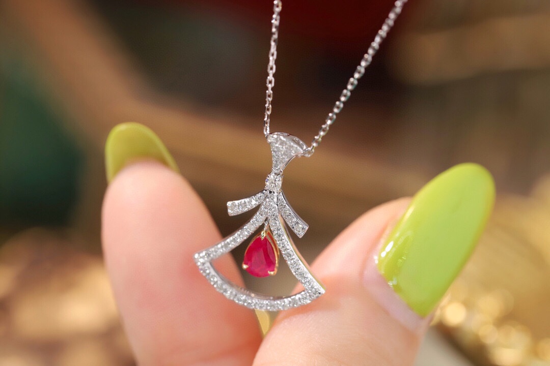 skirt necklace 18k gold necklace with three claws inlaid with water-drop ruby 0.52ct and accessory stone 0.38ct