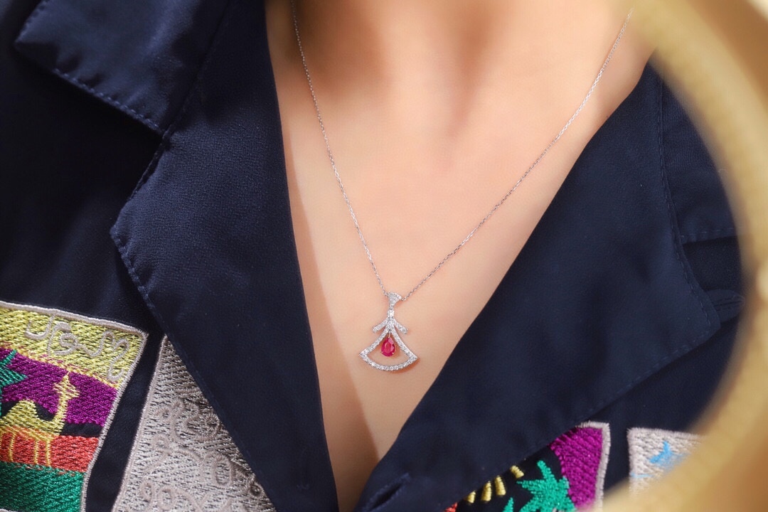 skirt necklace 18k gold necklace with three claws inlaid with water-drop ruby 0.52ct and accessory stone 0.38ct