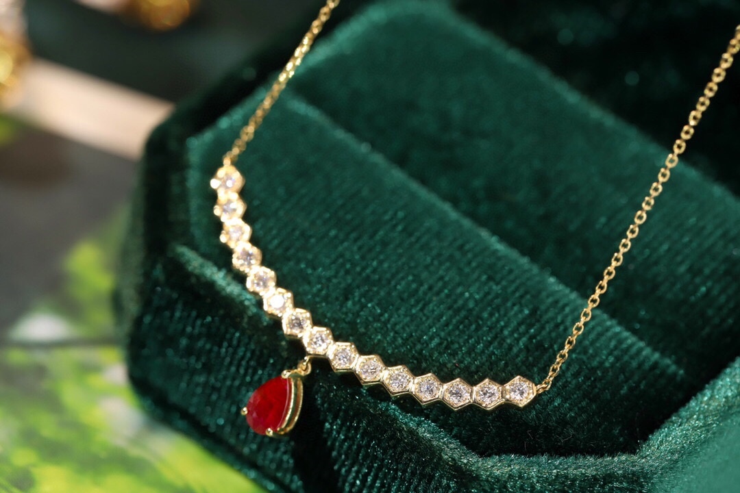 Timeless Glow · 18K Gold Natural Diamond 0.43ct & Pear-Shaped Ruby 0.45ct Necklace 