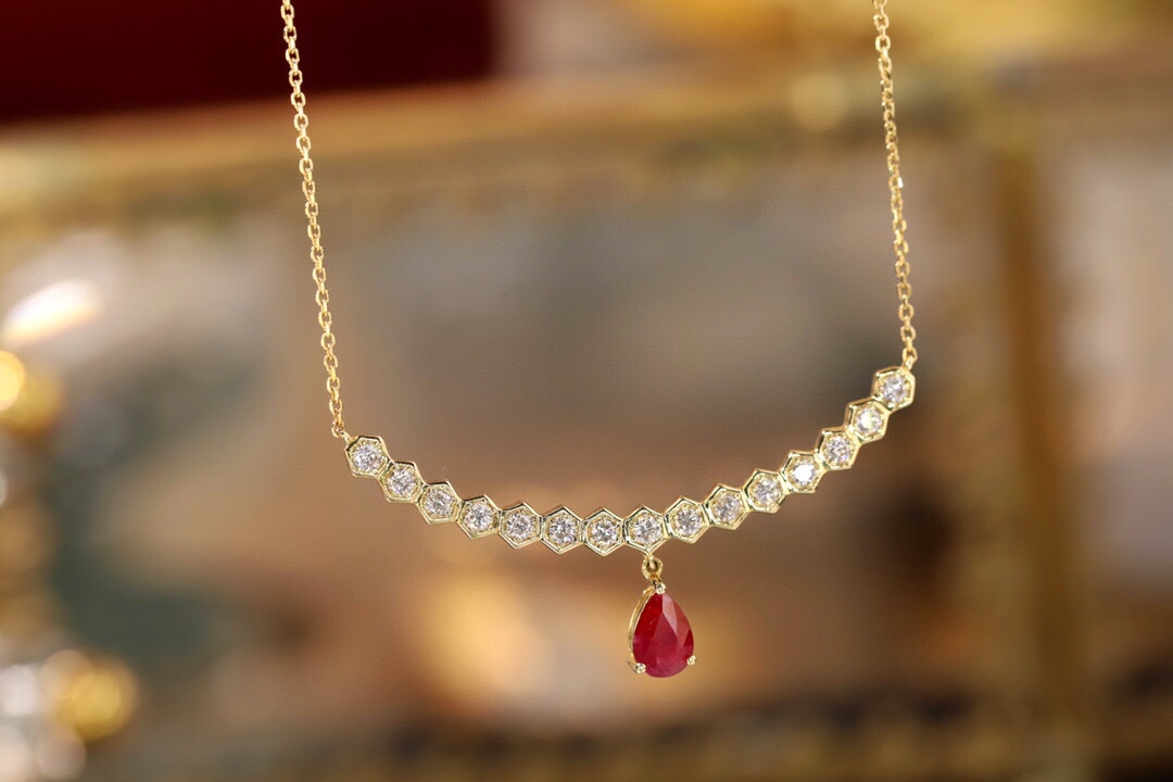 Timeless Glow · 18K Gold Natural Diamond 0.43ct & Pear-Shaped Ruby 0.45ct Necklace 