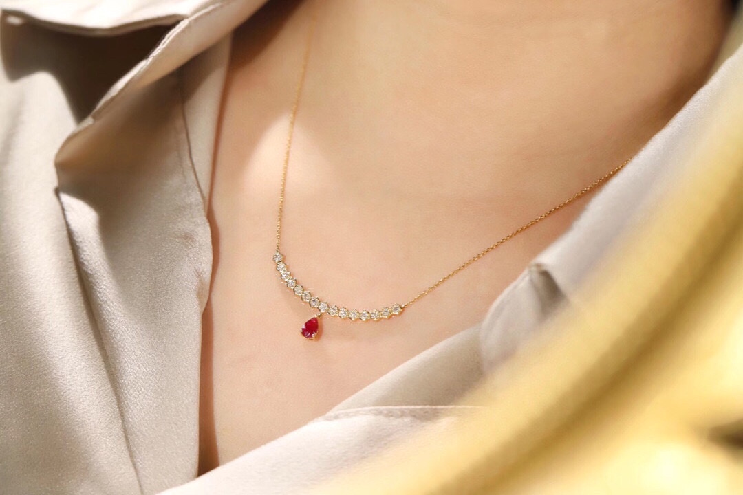 Timeless Glow · 18K Gold Natural Diamond 0.43ct & Pear-Shaped Ruby 0.45ct Necklace 