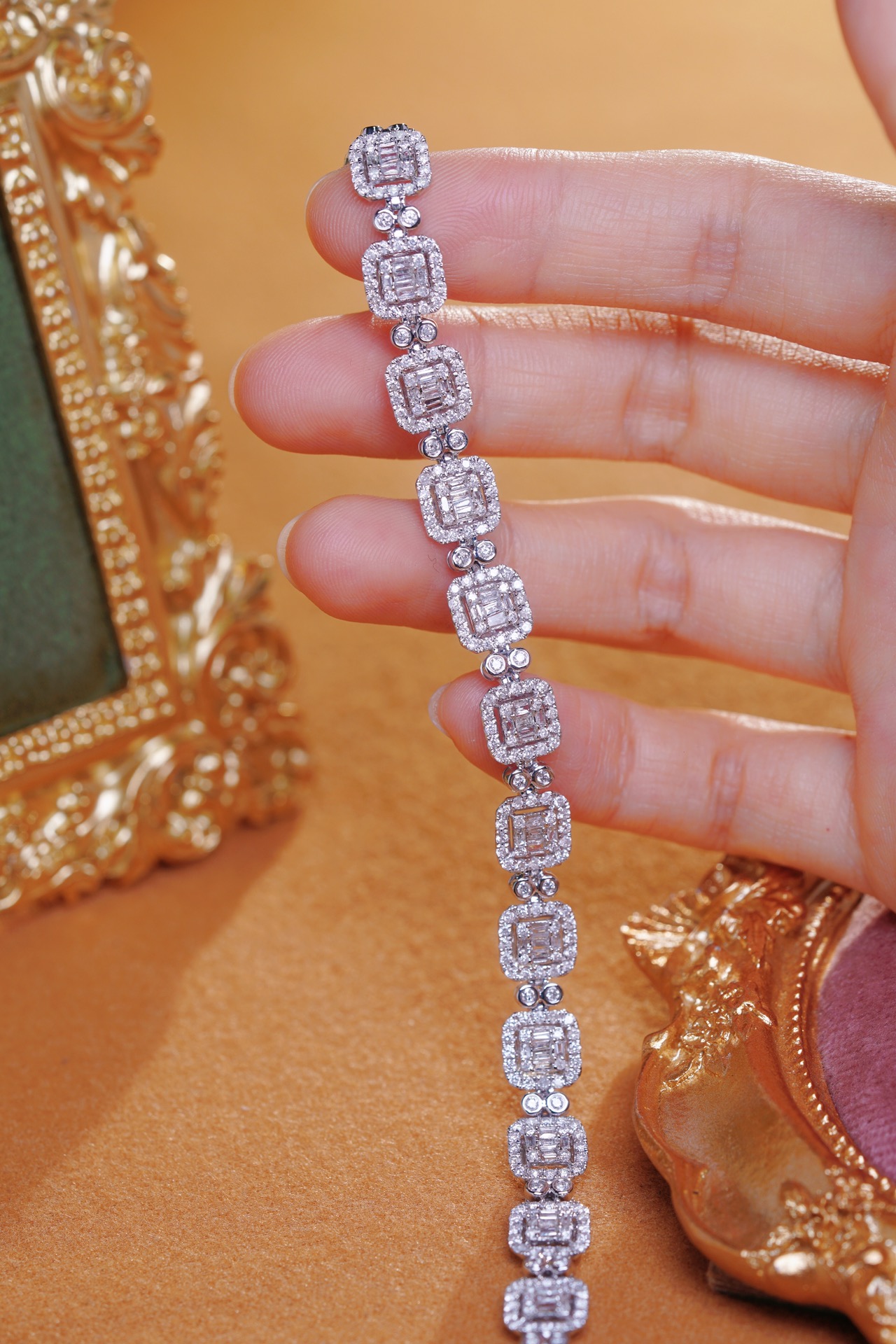 18-karat gold bracelet featuring a natural diamond of 4.00 carats, set in a Tapered Baguette style.