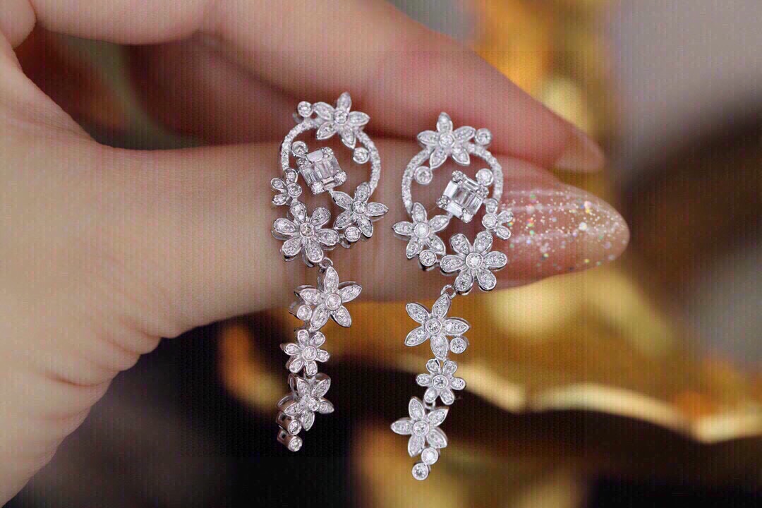 18K Gold Natural Diamond Stud Earrings | Cluster-Set 1.00CT Diamonds