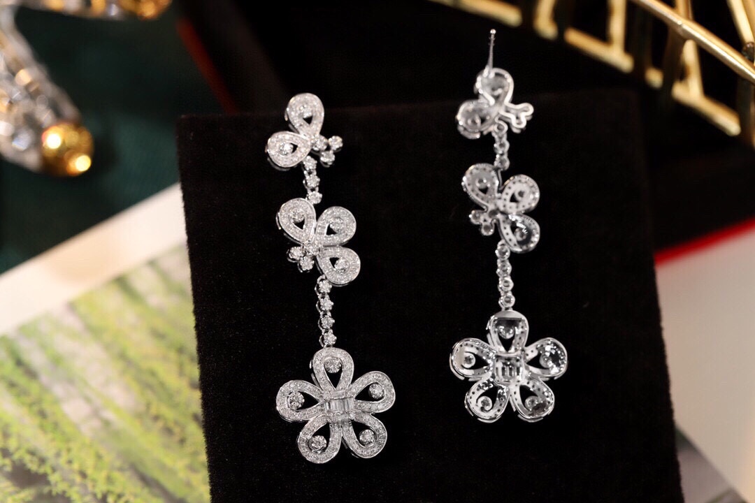 18K Gold Natural Diamond Stud Earrings | Cluster-Set 1.20CT Diamonds flowers