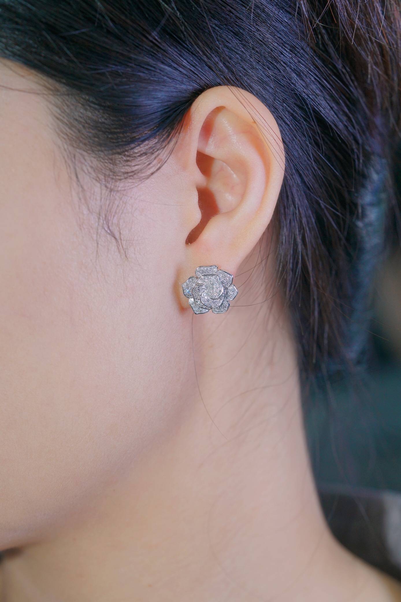 18K Gold Natural Diamond Stud Earrings | Cluster-Set 0.70CT Diamonds flowers roses