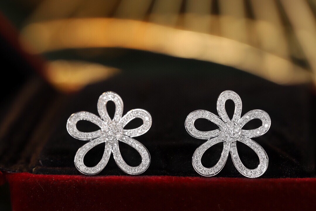 18K Gold Natural Diamond Stud Earrings | Cluster-Set 0.60CT Diamonds flowers roses