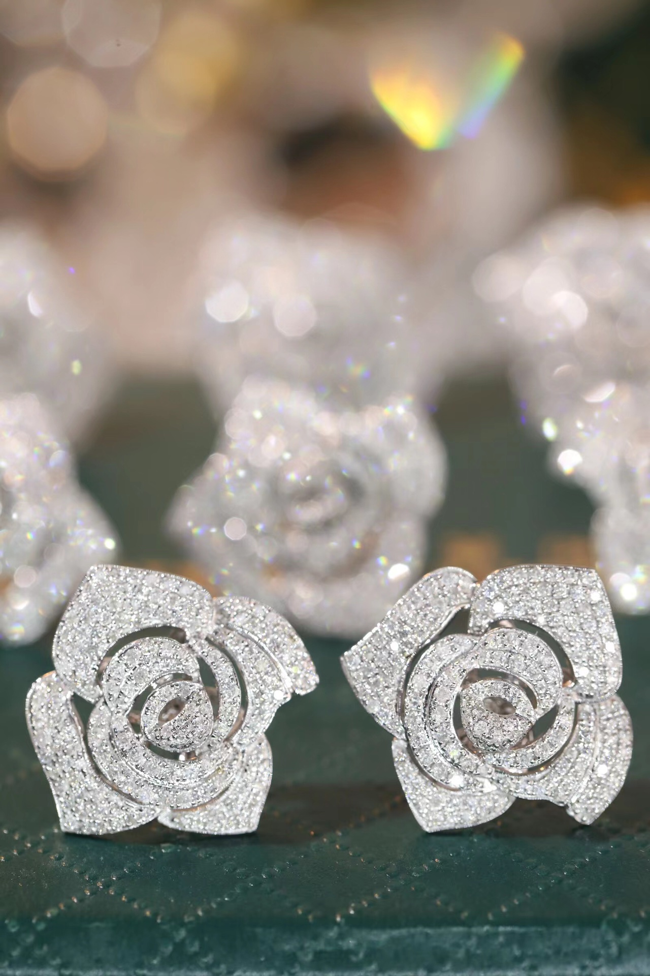 18K Gold Natural Diamond Stud Earrings | Cluster-Set 1.20CT Diamonds flowers roses
