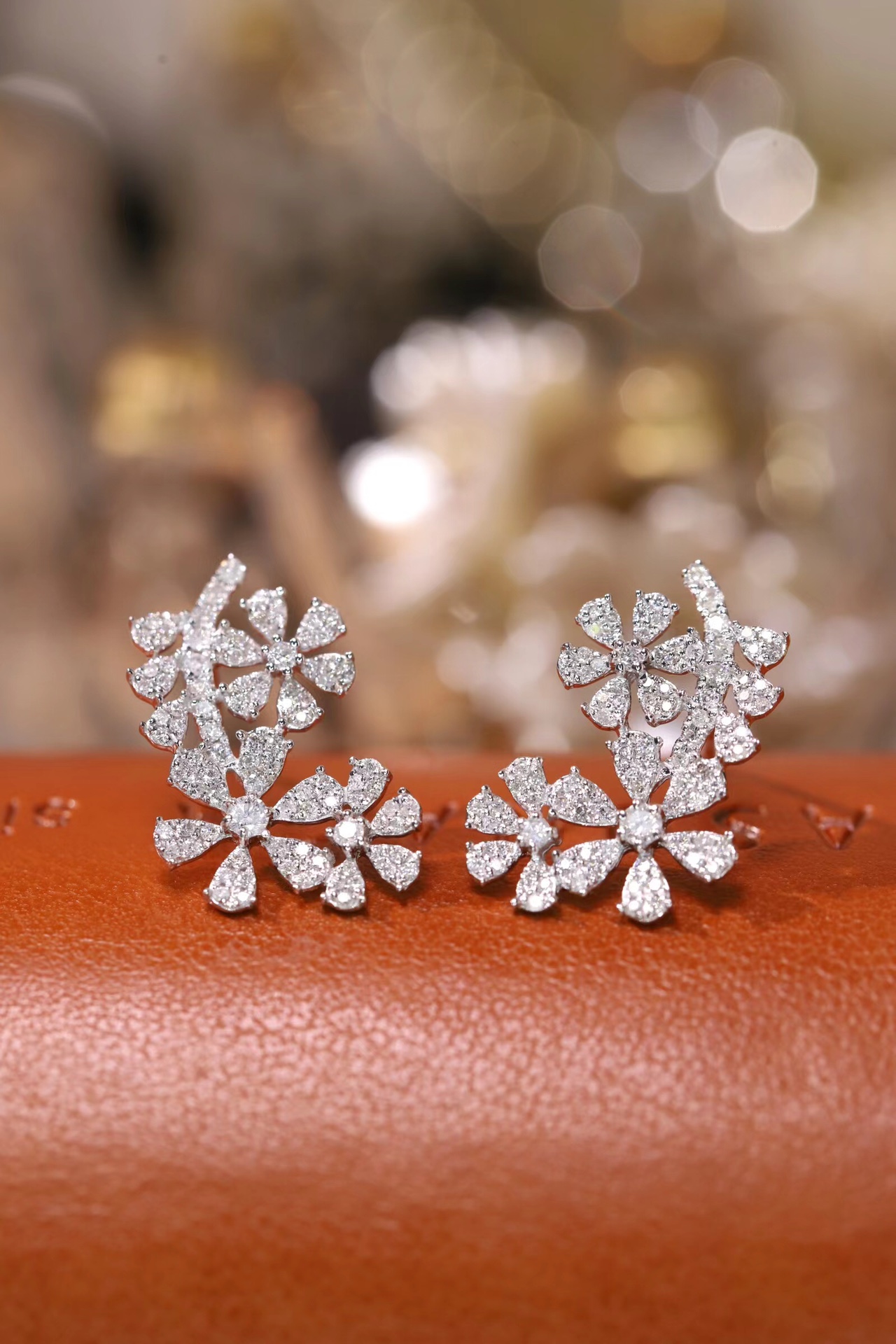 18K Gold Natural Diamond Stud Earrings | Cluster-Set 0.60CT Diamonds flowers 