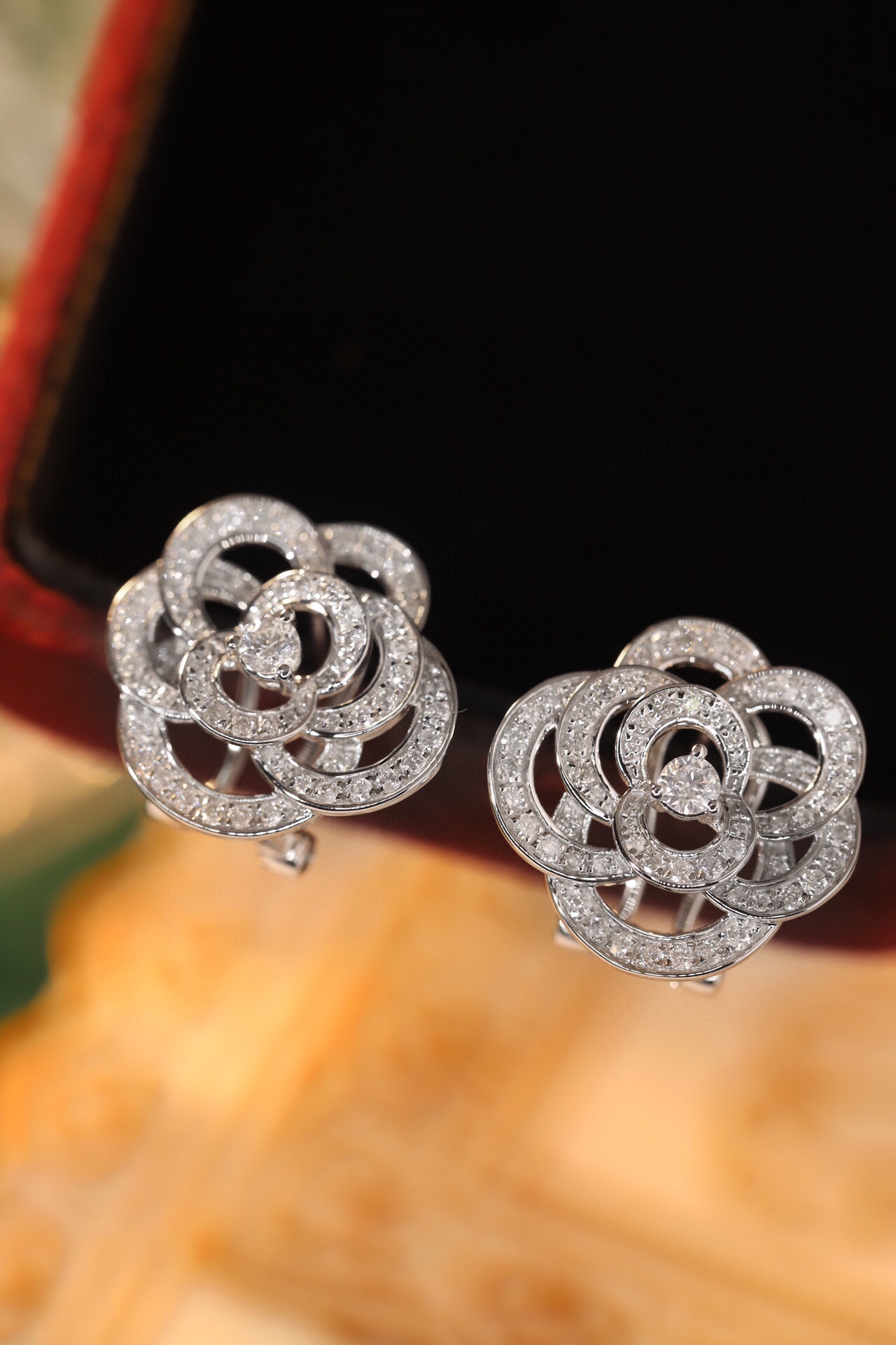 Camellia 18K Gold Natural Diamond Stud Earrings | Cluster-Set 0.90CT Diamonds flowers 