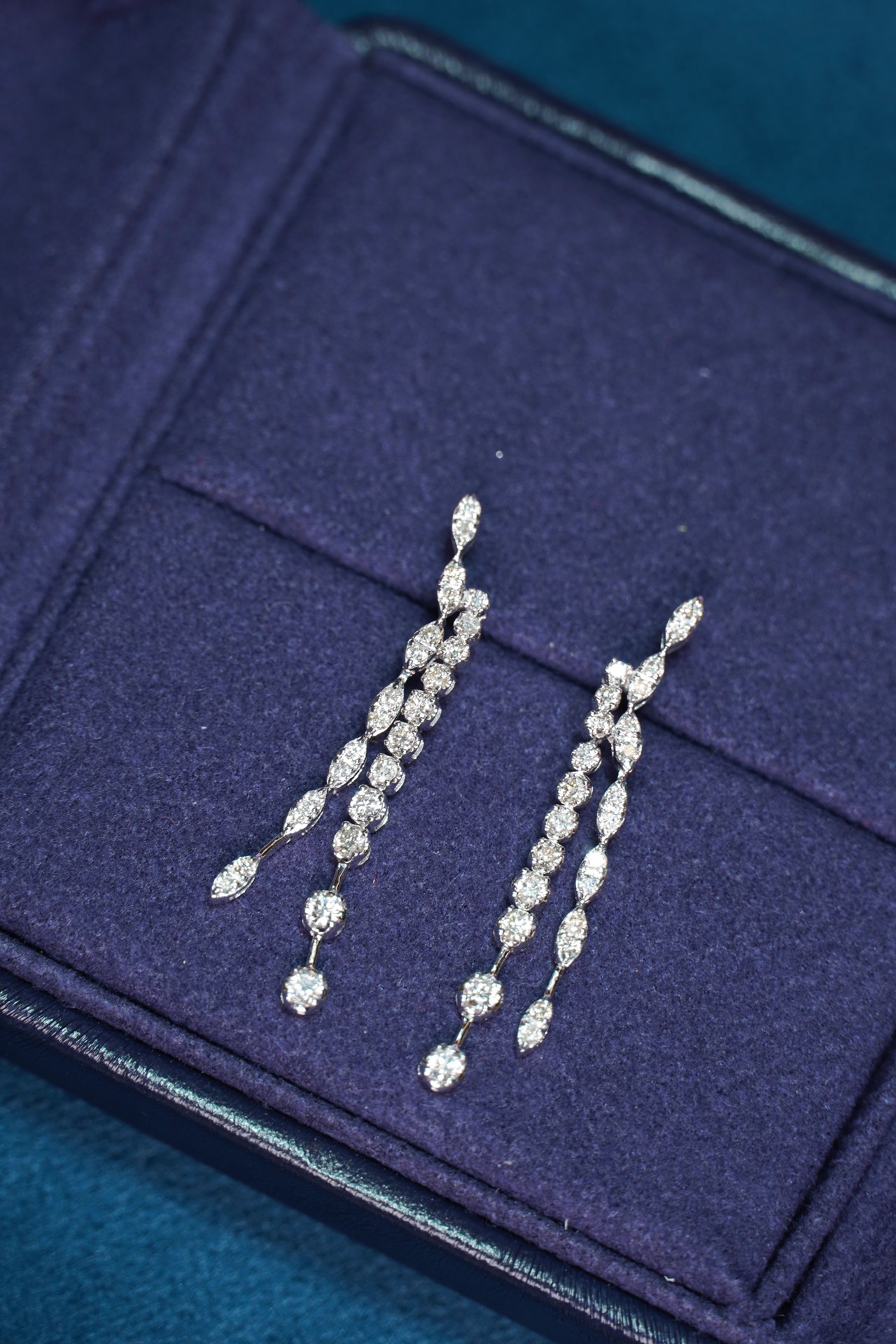  18K Gold Natural Diamond Stud Earrings | Cluster-Set 0.66CT Diamonds 