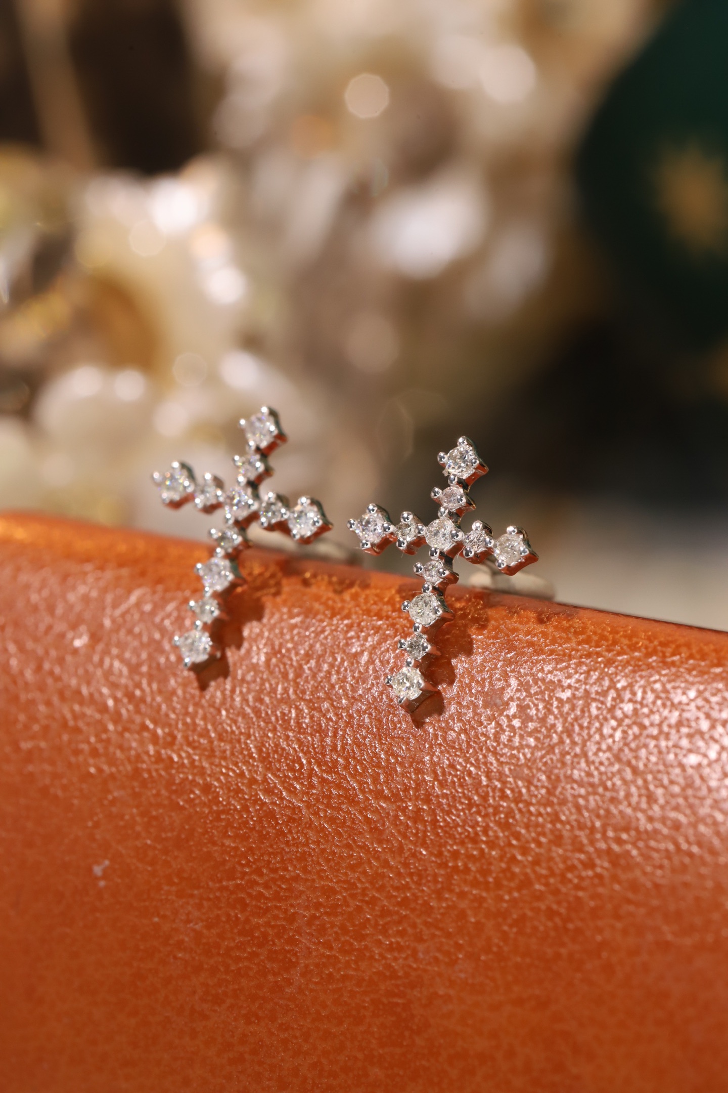 Cross 18K Gold Natural Diamond Stud Earrings | Cluster-Set 0.20CT Diamonds 