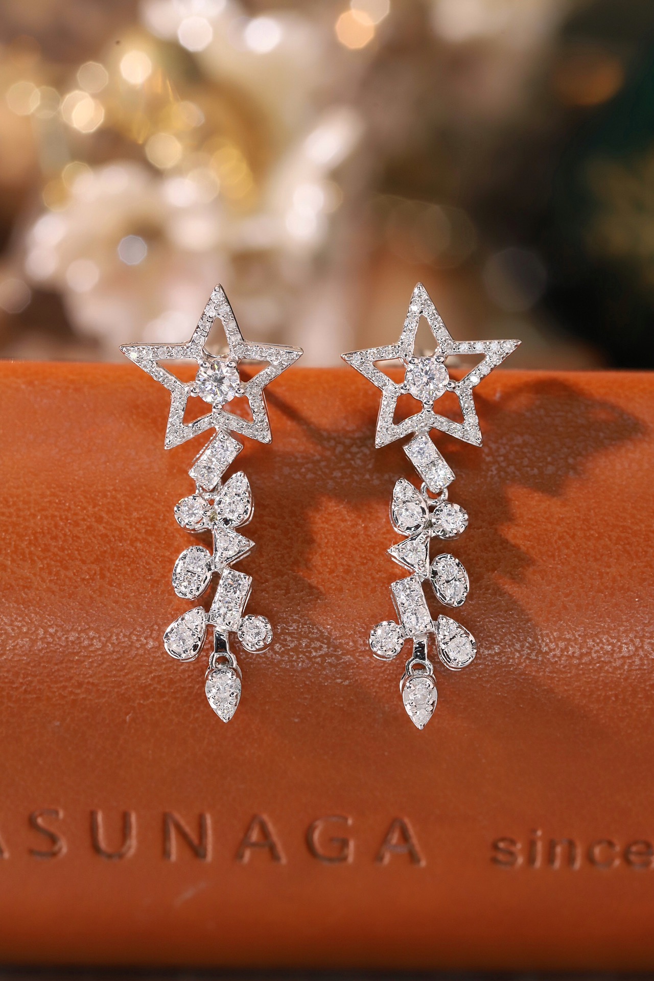 pentagram 18K Gold Natural Diamond Stud Earrings | Cluster-Set 0.84CT Diamonds 