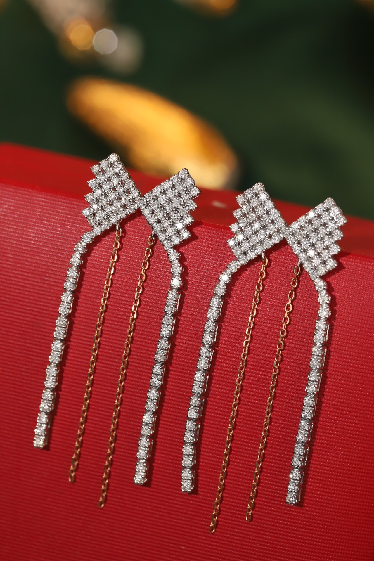 18k gold earrings set with a 1.20ct natural diamond